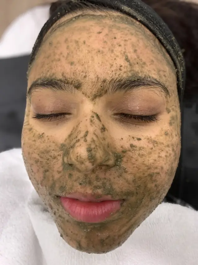 Skin tightening or skin resurfacing?